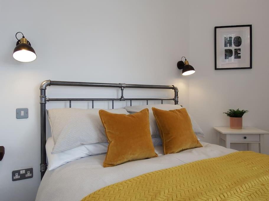 Newly Renovated Stunning Warehouse Apartment Bornemouth Extérieur photo