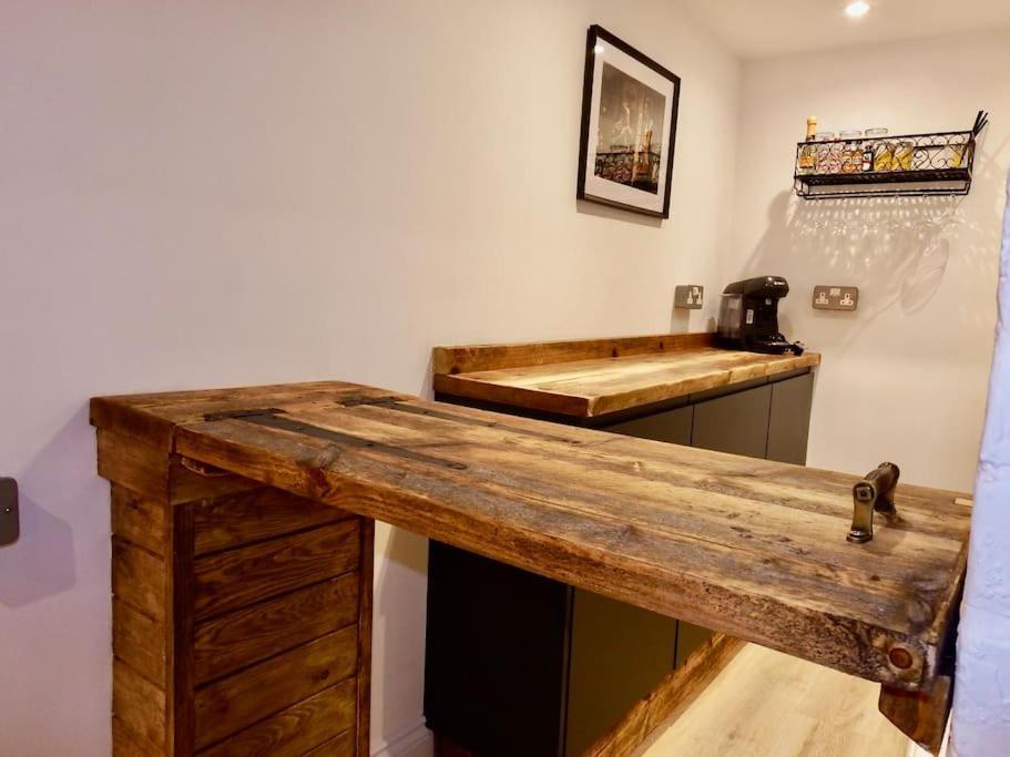 Newly Renovated Stunning Warehouse Apartment Bornemouth Extérieur photo