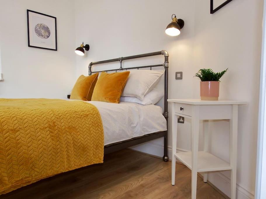 Newly Renovated Stunning Warehouse Apartment Bornemouth Extérieur photo