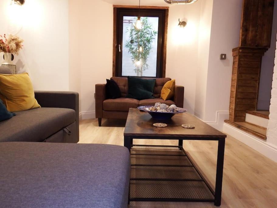 Newly Renovated Stunning Warehouse Apartment Bornemouth Extérieur photo