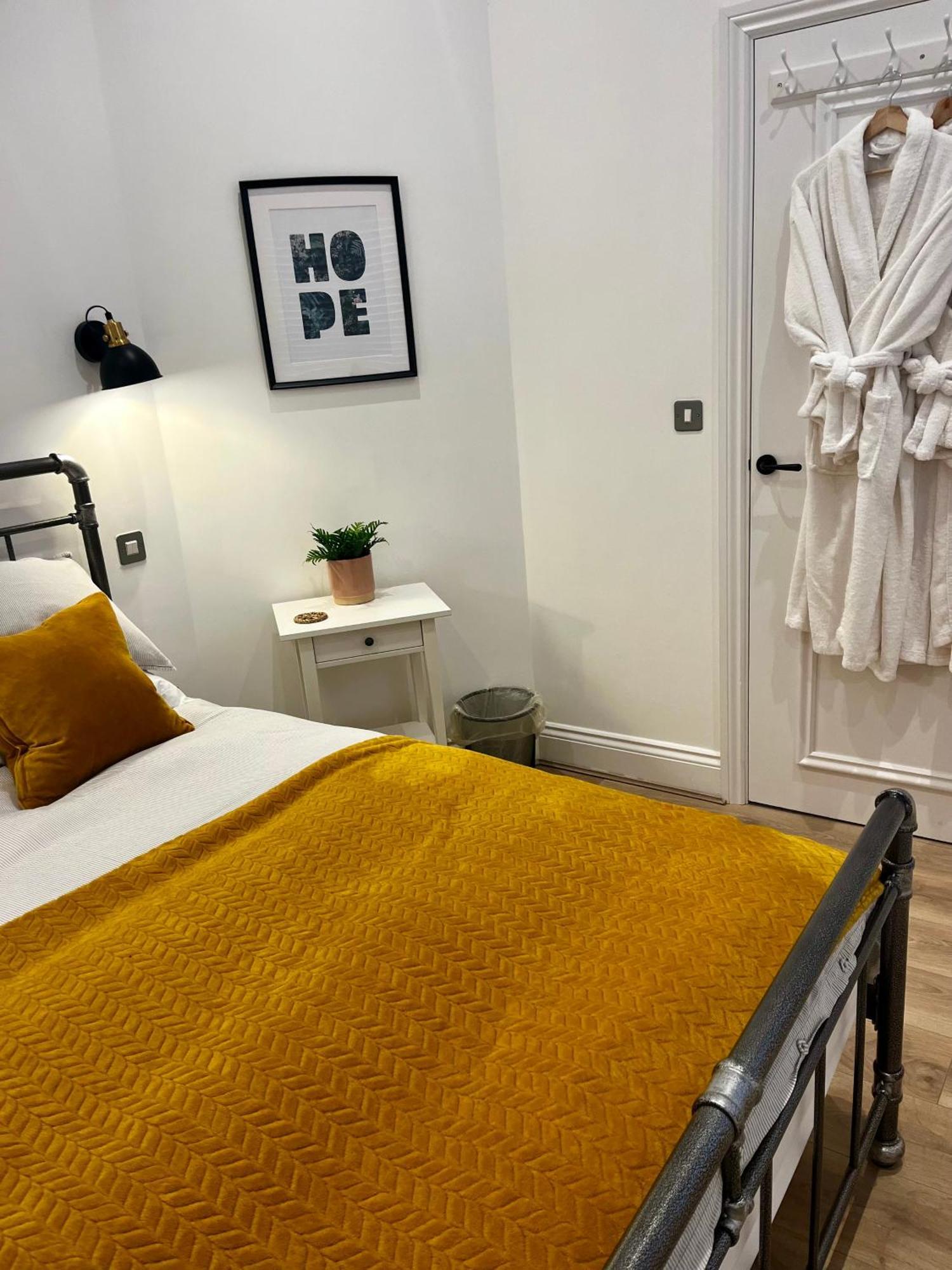 Newly Renovated Stunning Warehouse Apartment Bornemouth Extérieur photo